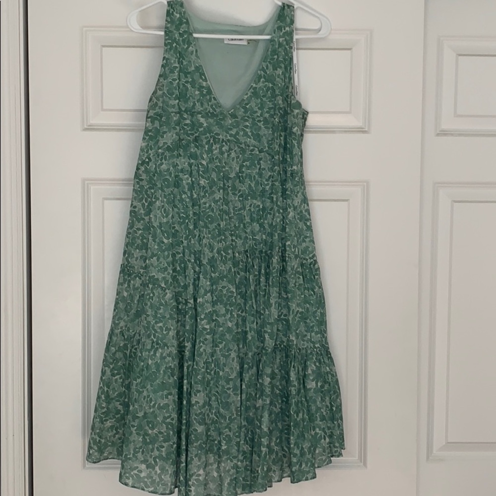 Lightweight Green Floral V-Neck Tiered Dress
